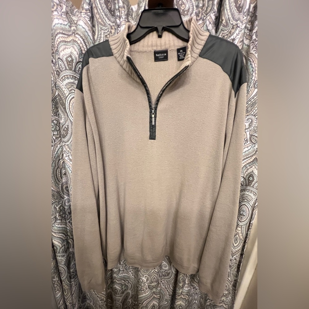 Men's Van Heusen gray Half-Zip Sweater Sz. XXL. Very nice sweater.